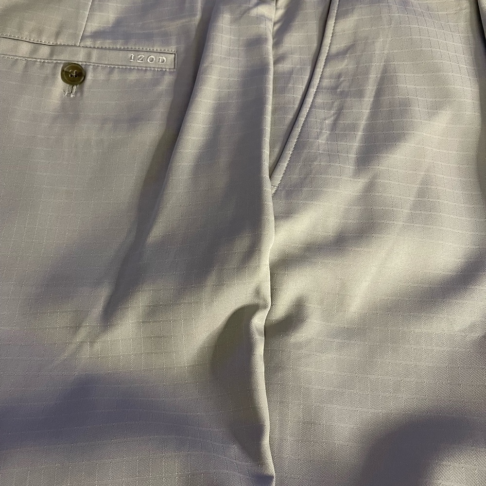 🎉HP 7/28/22🎉 IZOD Mens Golf Shorts Silver Size 42 - Picture 8 of 9